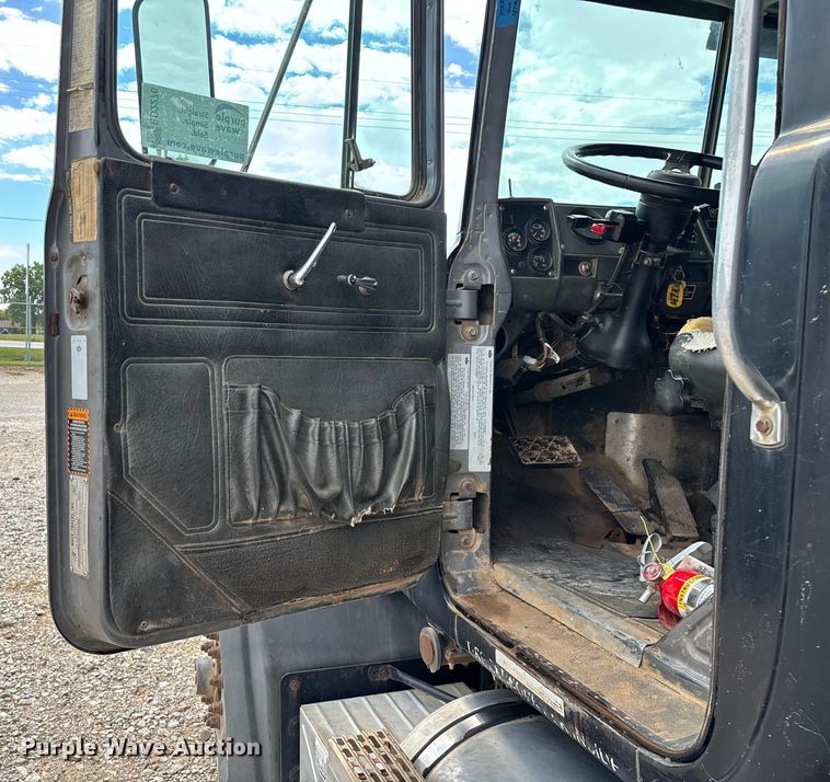 image for item ED2276 2001 Mack RD dump truck