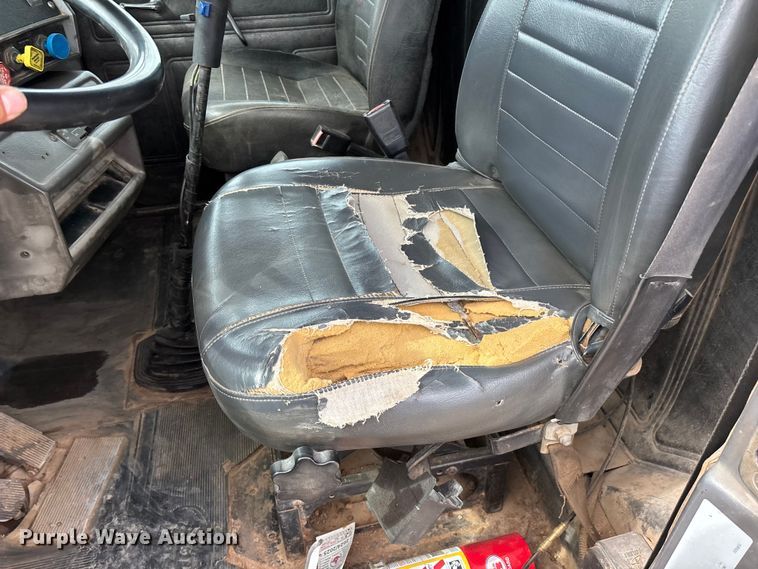 image for item ED2276 2001 Mack RD dump truck