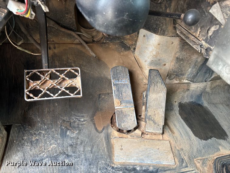 image for item ED2276 2001 Mack RD dump truck