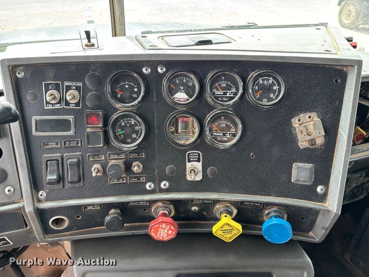 image for item ED2276 2001 Mack RD dump truck