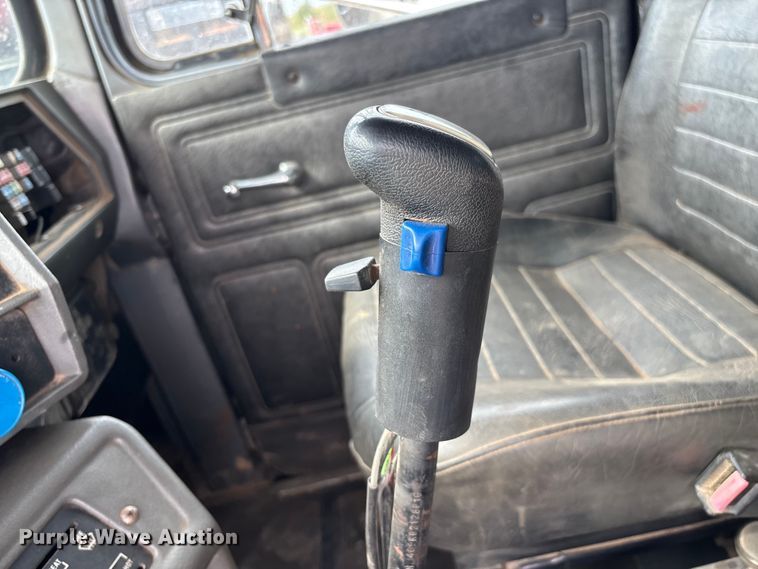 image for item ED2276 2001 Mack RD dump truck