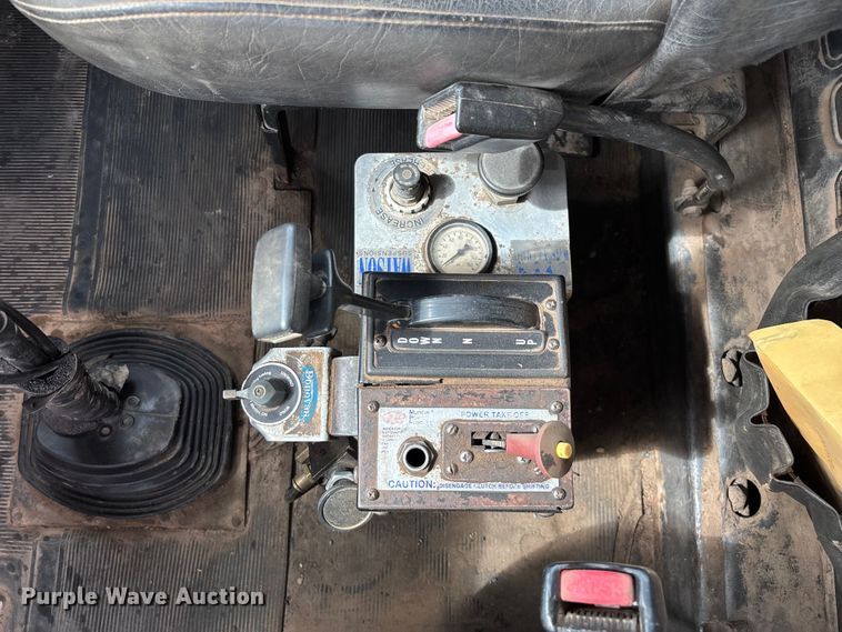 image for item ED2276 2001 Mack RD dump truck