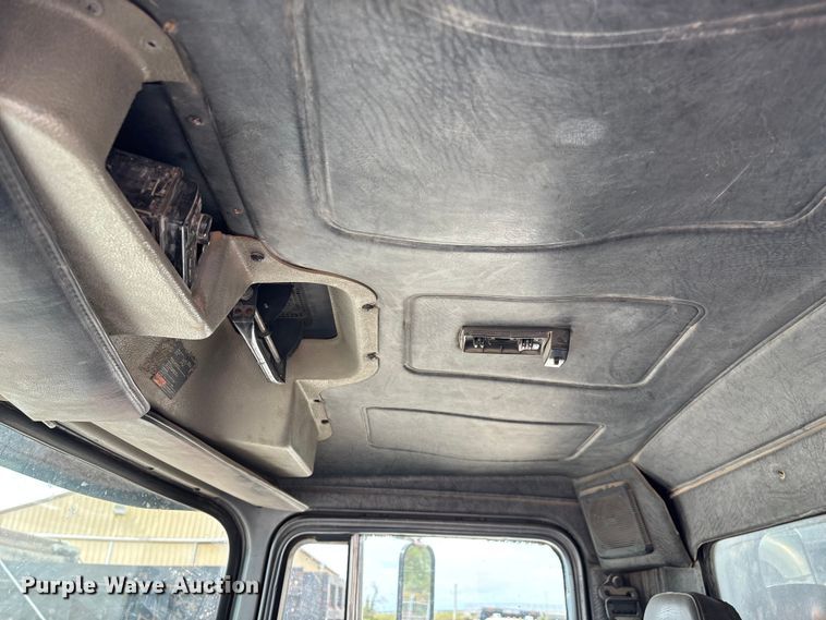 image for item ED2276 2001 Mack RD dump truck