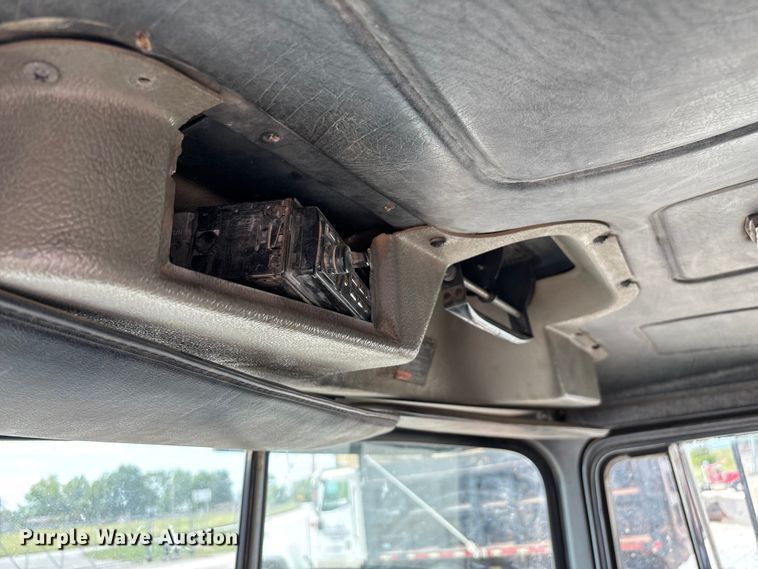 image for item ED2276 2001 Mack RD dump truck