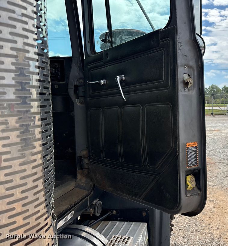 image for item ED2276 2001 Mack RD dump truck