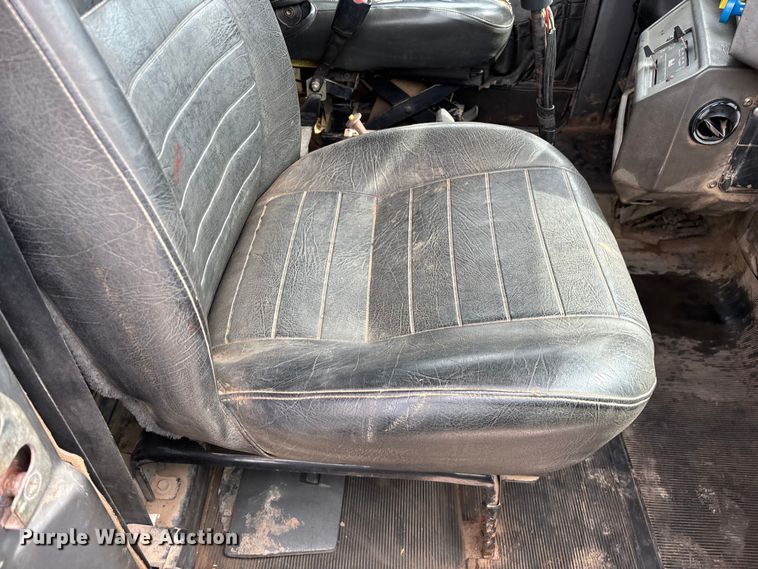 image for item ED2276 2001 Mack RD dump truck