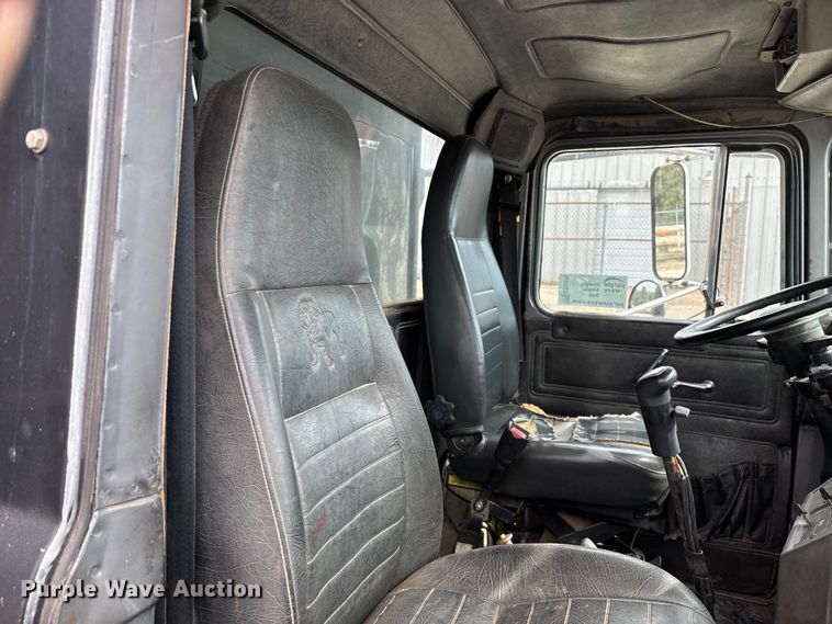 image for item ED2276 2001 Mack RD dump truck