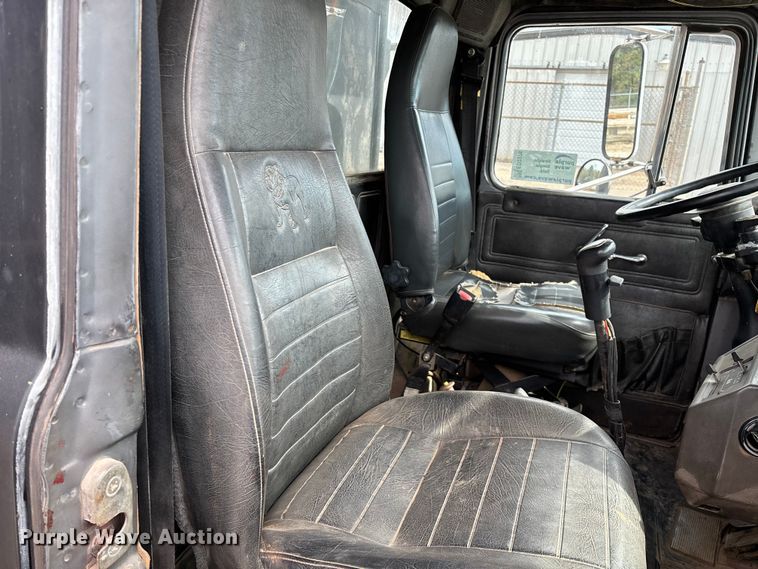 image for item ED2276 2001 Mack RD dump truck