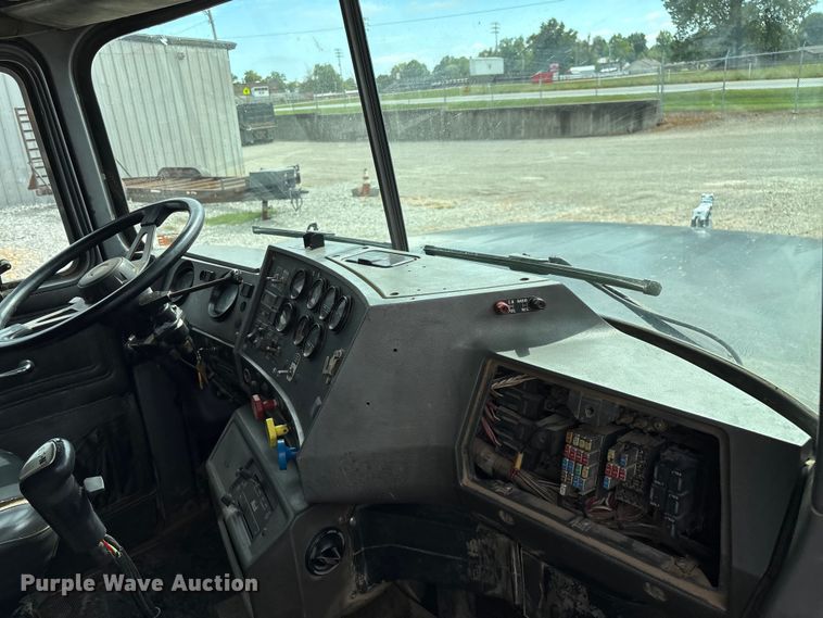 image for item ED2276 2001 Mack RD dump truck