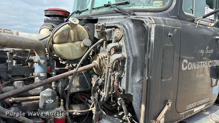 image for item ED2276 2001 Mack RD dump truck