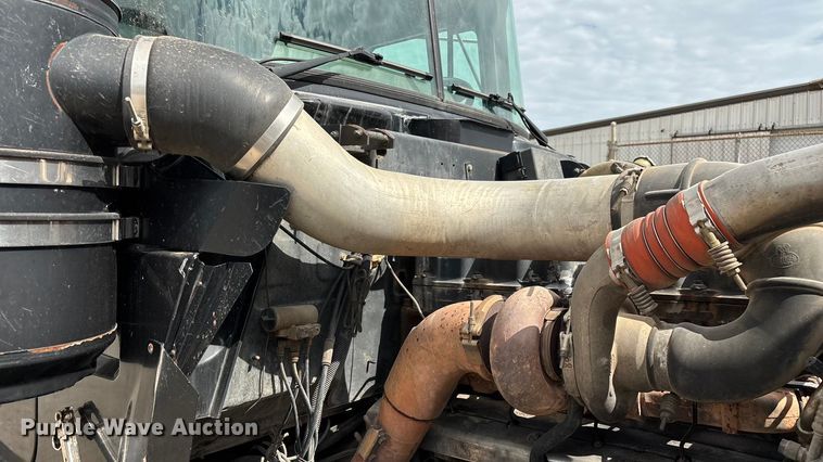 image for item ED2276 2001 Mack RD dump truck