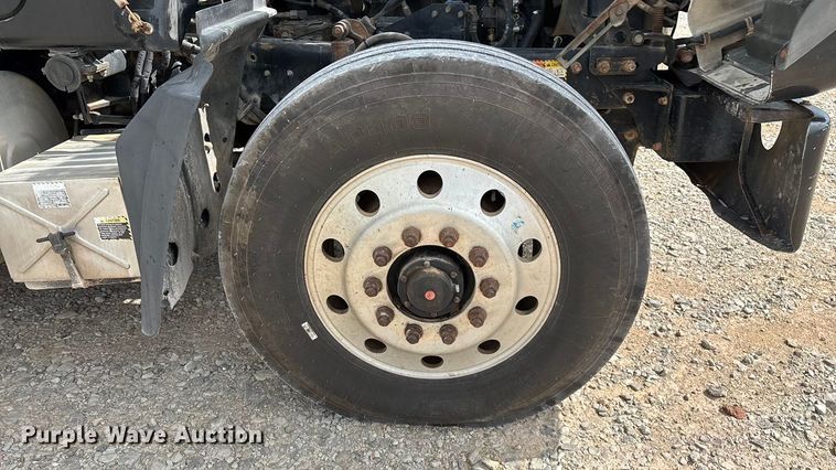 image for item ED2276 2001 Mack RD dump truck