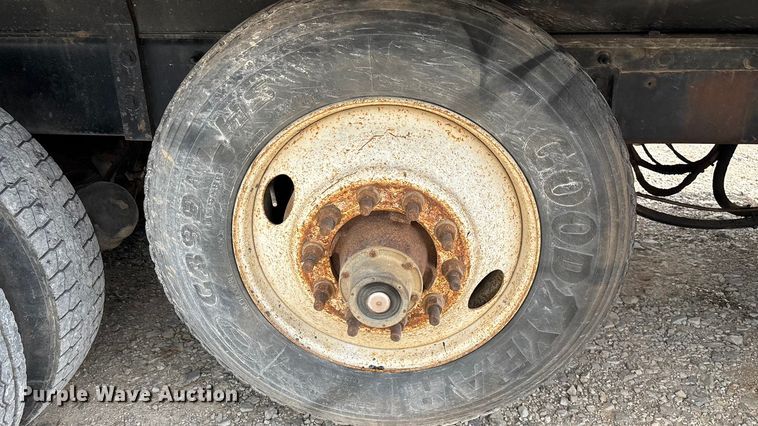 image for item ED2276 2001 Mack RD dump truck