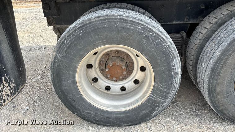 image for item ED2276 2001 Mack RD dump truck