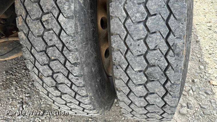 image for item ED2276 2001 Mack RD dump truck