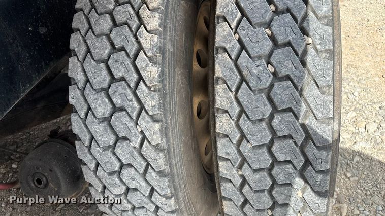 image for item ED2276 2001 Mack RD dump truck