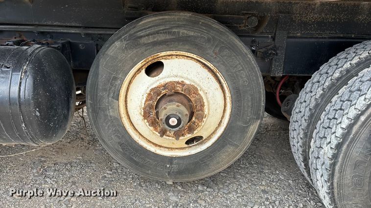 image for item ED2276 2001 Mack RD dump truck