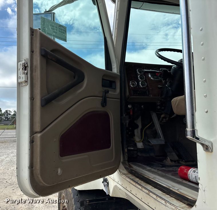 image for item ED2277 2006 International 5500i dump truck