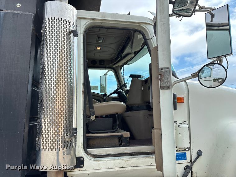 image for item ED2277 2006 International 5500i dump truck