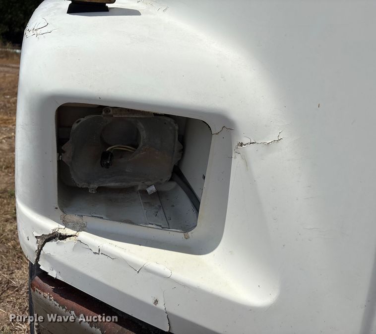 image for item ED5867 1998 Freightliner FL70 water truck