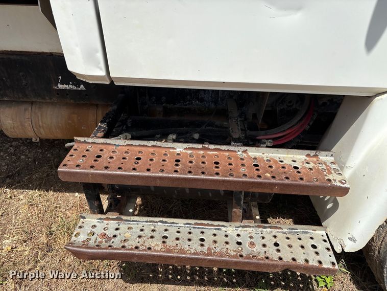 image for item ED5867 1998 Freightliner FL70 water truck