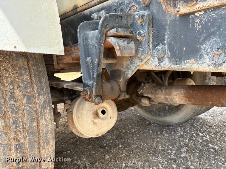 image for item ED5867 1998 Freightliner FL70 water truck