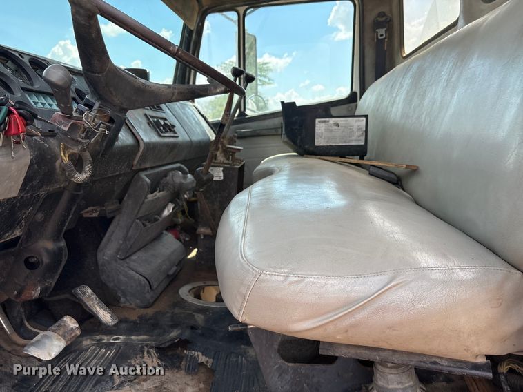 image for item ED5867 1998 Freightliner FL70 water truck