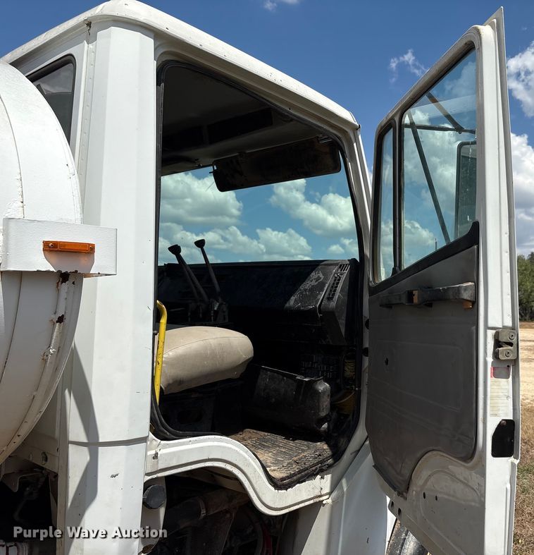 image for item ED5867 1998 Freightliner FL70 water truck