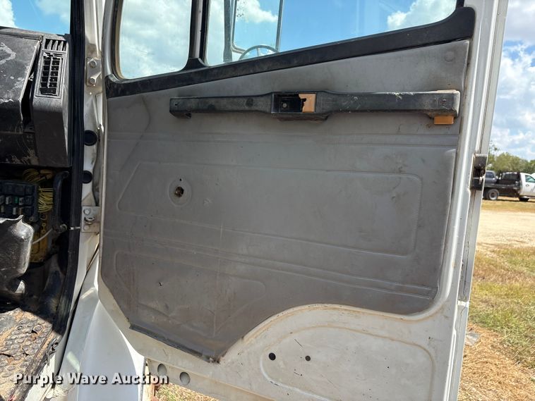 image for item ED5867 1998 Freightliner FL70 water truck