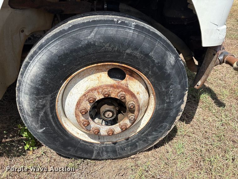 image for item ED5867 1998 Freightliner FL70 water truck