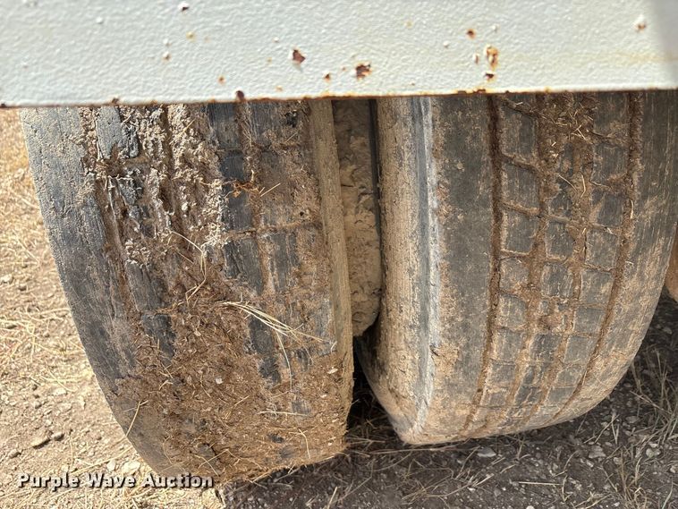 image for item ED5867 1998 Freightliner FL70 water truck