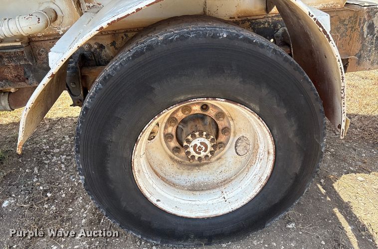 image for item ED5867 1998 Freightliner FL70 water truck