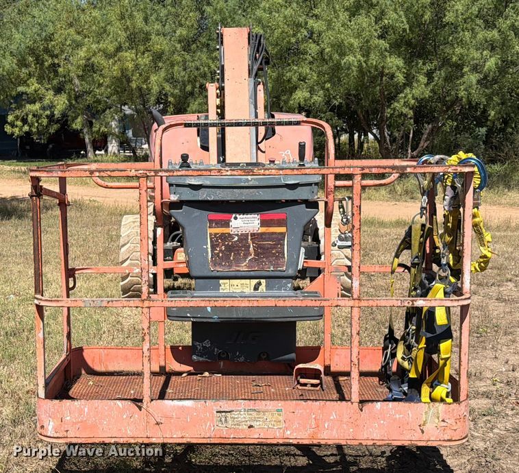 image for item ED5932 2013 JLG 600AJN boom lift