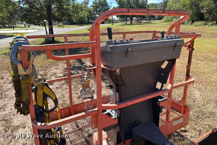 image for item ED5932 2013 JLG 600AJN boom lift