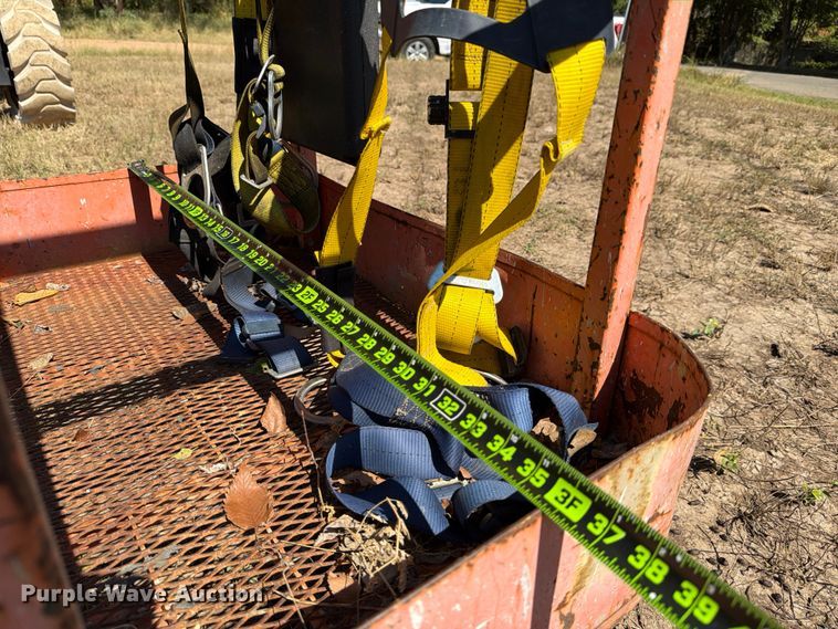 image for item ED5932 2013 JLG 600AJN boom lift