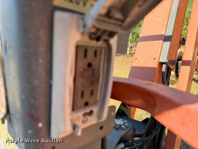 image for item ED5932 2013 JLG 600AJN boom lift