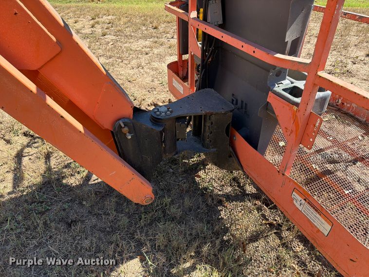 image for item ED5932 2013 JLG 600AJN boom lift