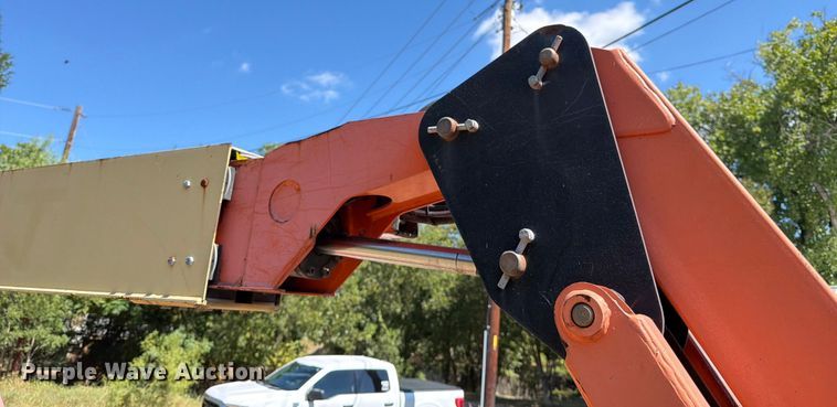 image for item ED5932 2013 JLG 600AJN boom lift