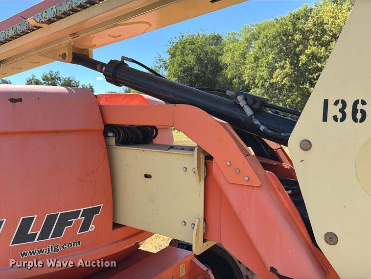 image for item ED5932 2013 JLG 600AJN boom lift