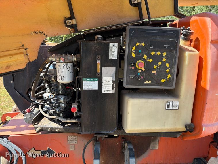 image for item ED5932 2013 JLG 600AJN boom lift