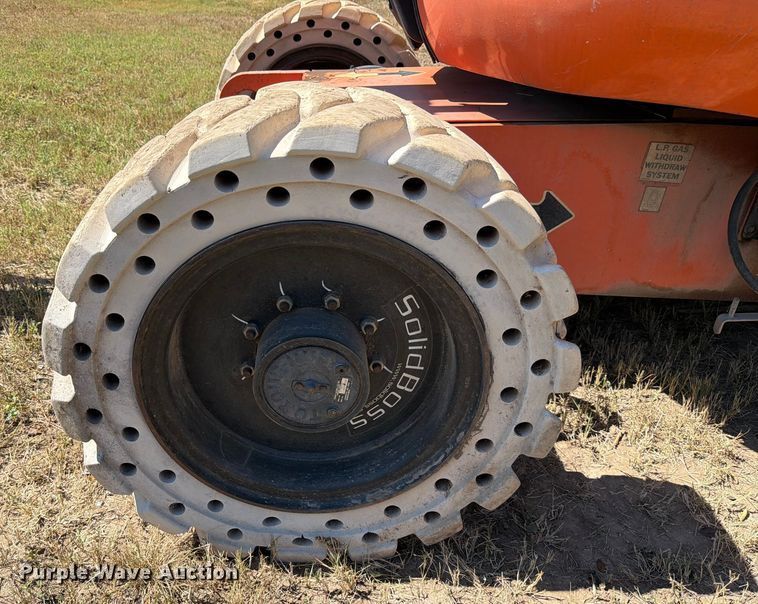 image for item ED5932 2013 JLG 600AJN boom lift