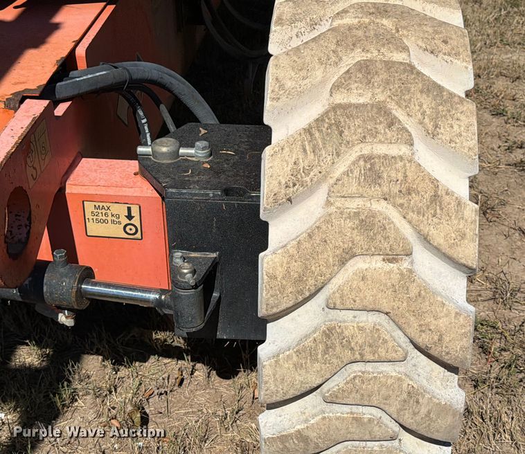 image for item ED5932 2013 JLG 600AJN boom lift