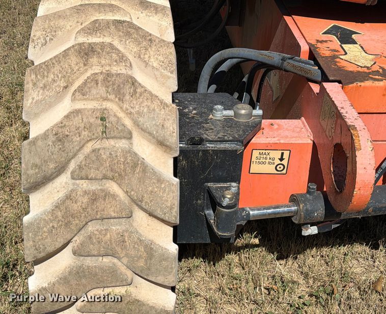 image for item ED5932 2013 JLG 600AJN boom lift