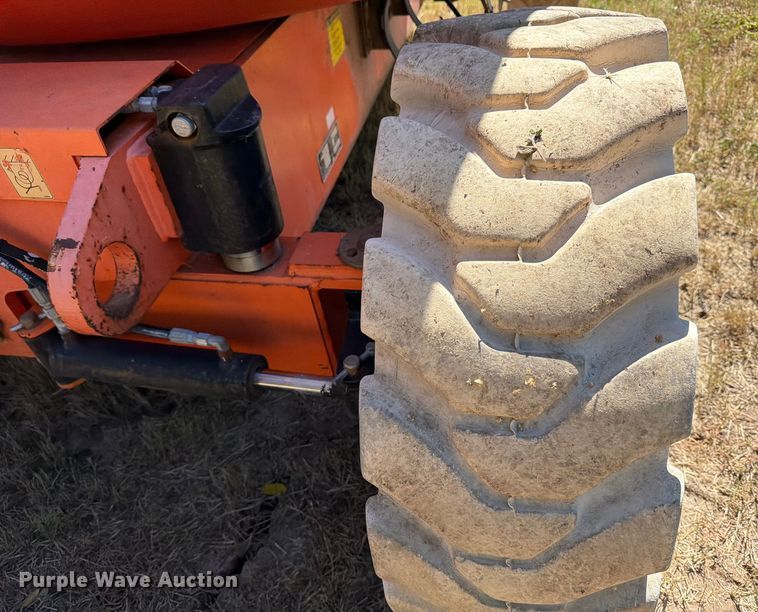 image for item ED5932 2013 JLG 600AJN boom lift