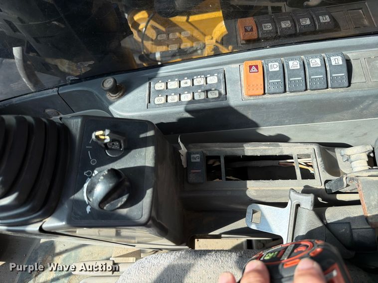 image for item ED5963 2011 Caterpillar M318D wheeled excavator