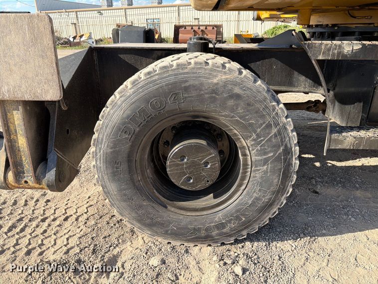 image for item ED5963 2011 Caterpillar M318D wheeled excavator