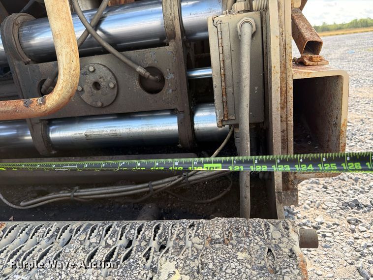 image for item ED5965 2003 Roadtec SP-100B paver