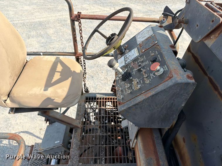 image for item ED5965 2003 Roadtec SP-100B paver