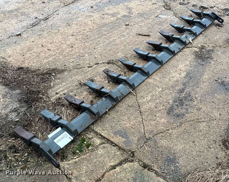 image for item EE4024 Skid steer bucket cutting edge 