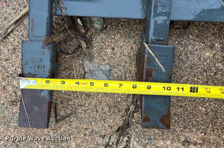 image for item EE4024 Skid steer bucket cutting edge 